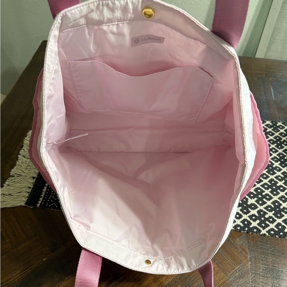 NWT Lululemon Daily Multi-Pocket Tote Bag 20L Blissful Pink/Pink Frosting - Picture 10 of 11